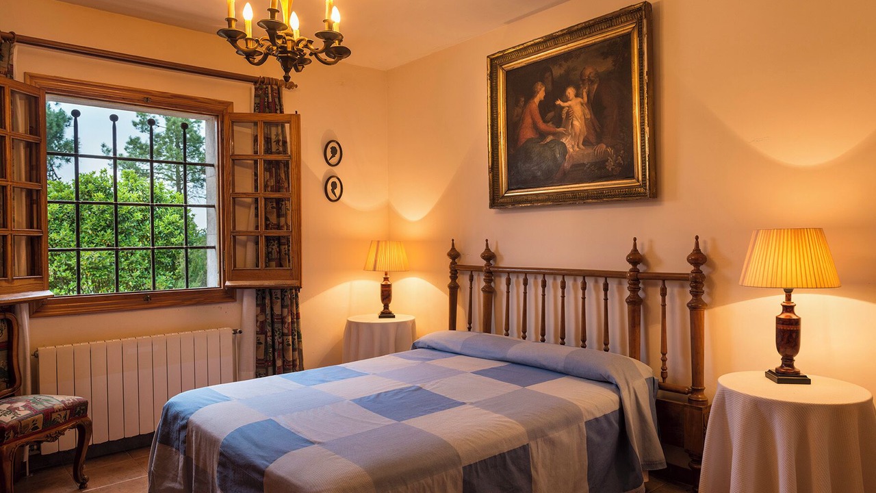 Photo of Bedroom in Llambilles