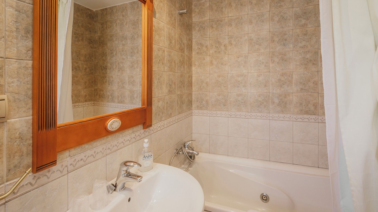 Photo of Bathroom in Ampudia