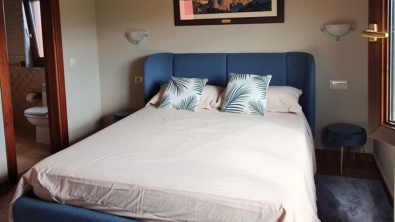 Photo of Bedroom in Parres