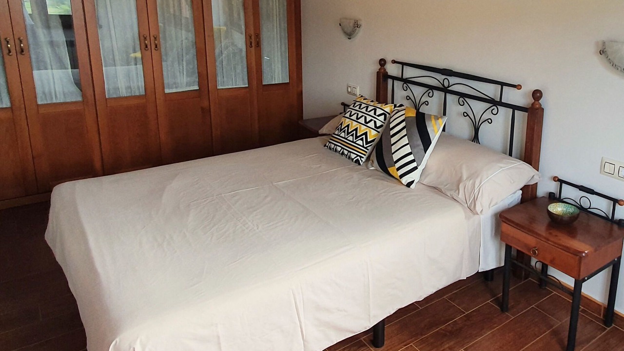 Photo of Bedroom in Parres