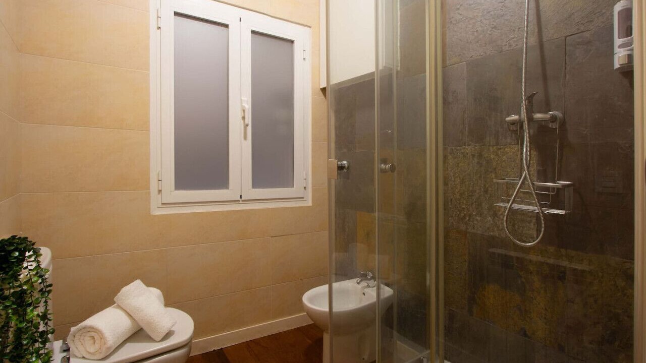 Photo of Bathroom in Logrono Historic Centre