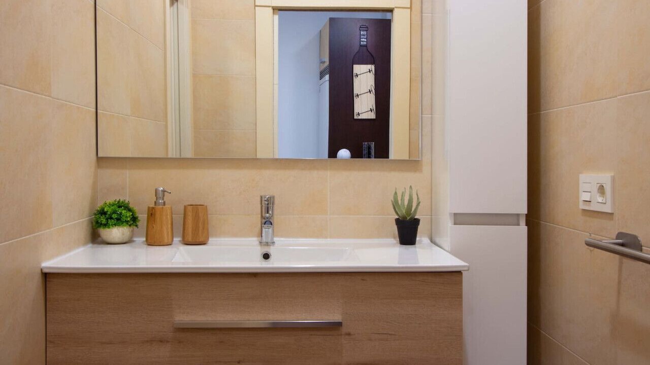 Photo of Bathroom in Logrono Historic Centre