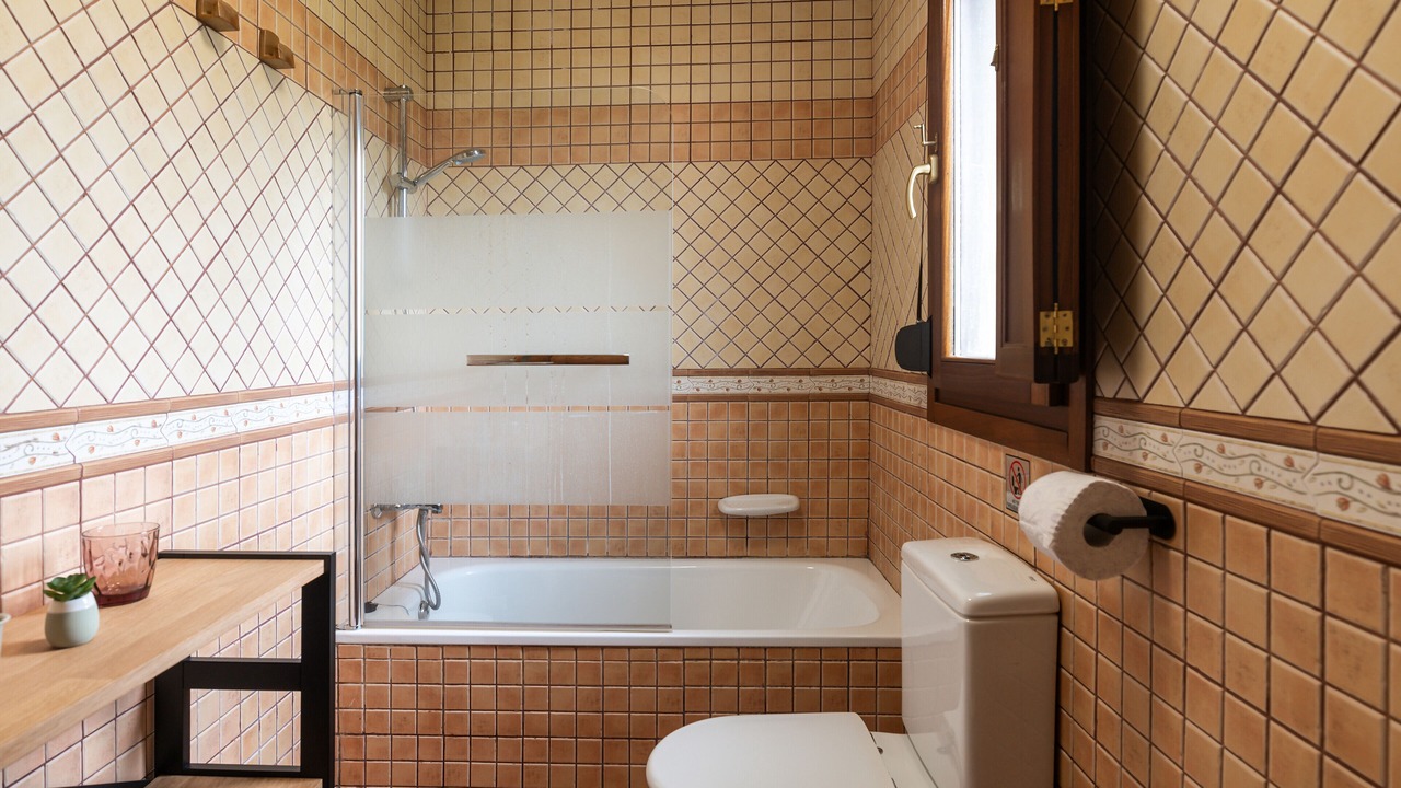 Photo of Bathroom in Puente Nuevo