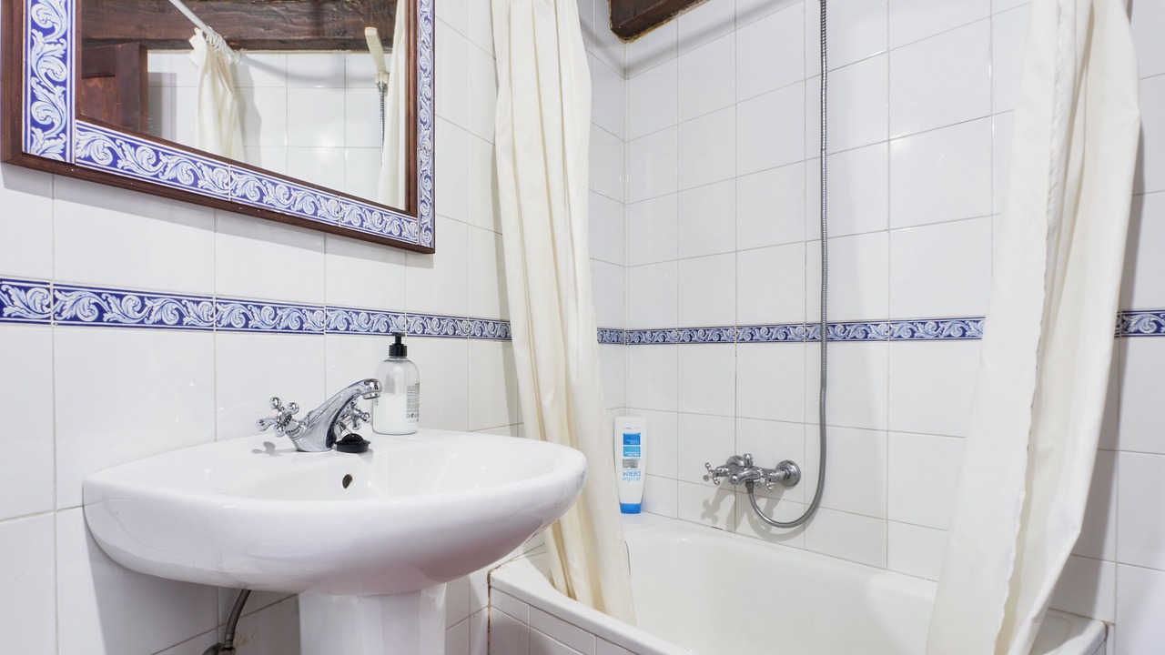 Photo of Bathroom in Odollo