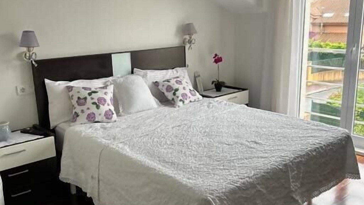 Photo of Bedroom in Perbes