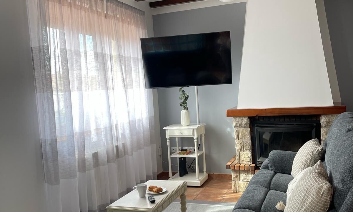 Photo of Livingroom in Cudon