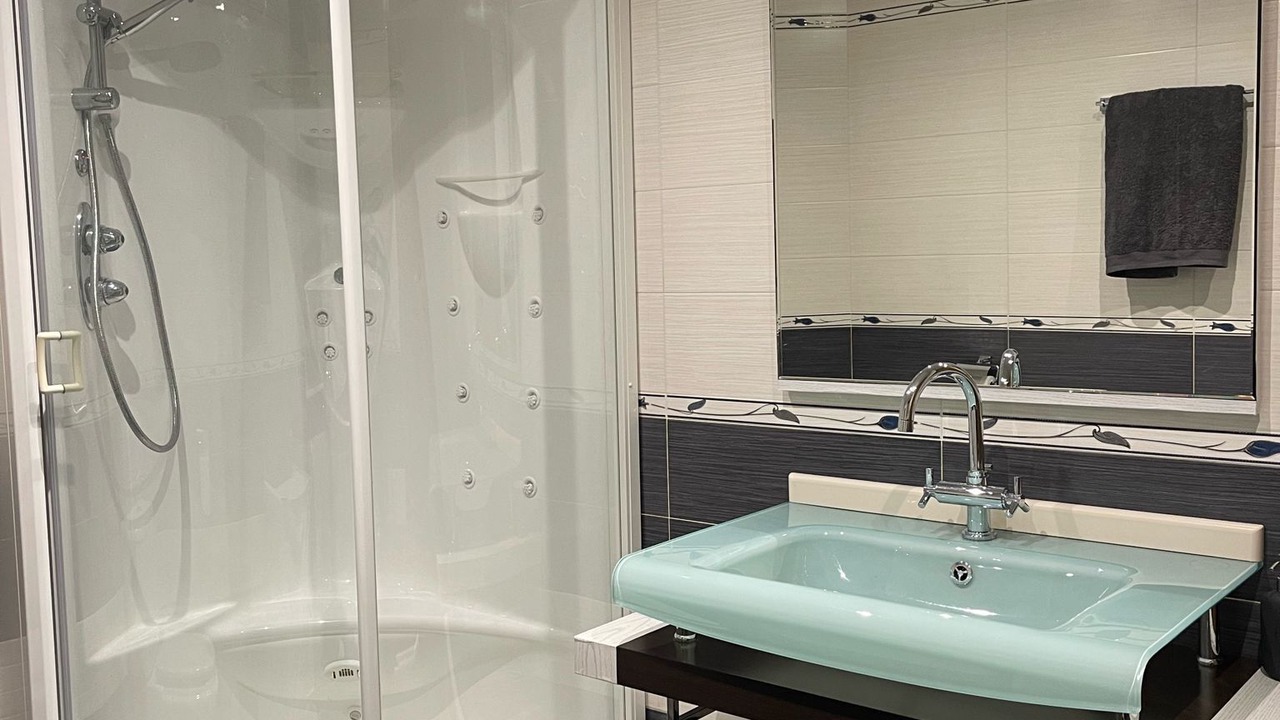 Photo of Bathroom in Cudon