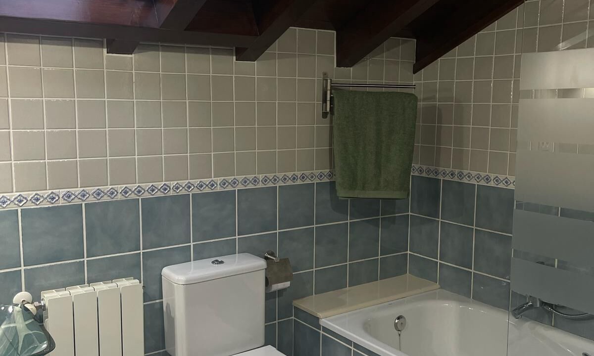 Photo of Bathroom in Cudon