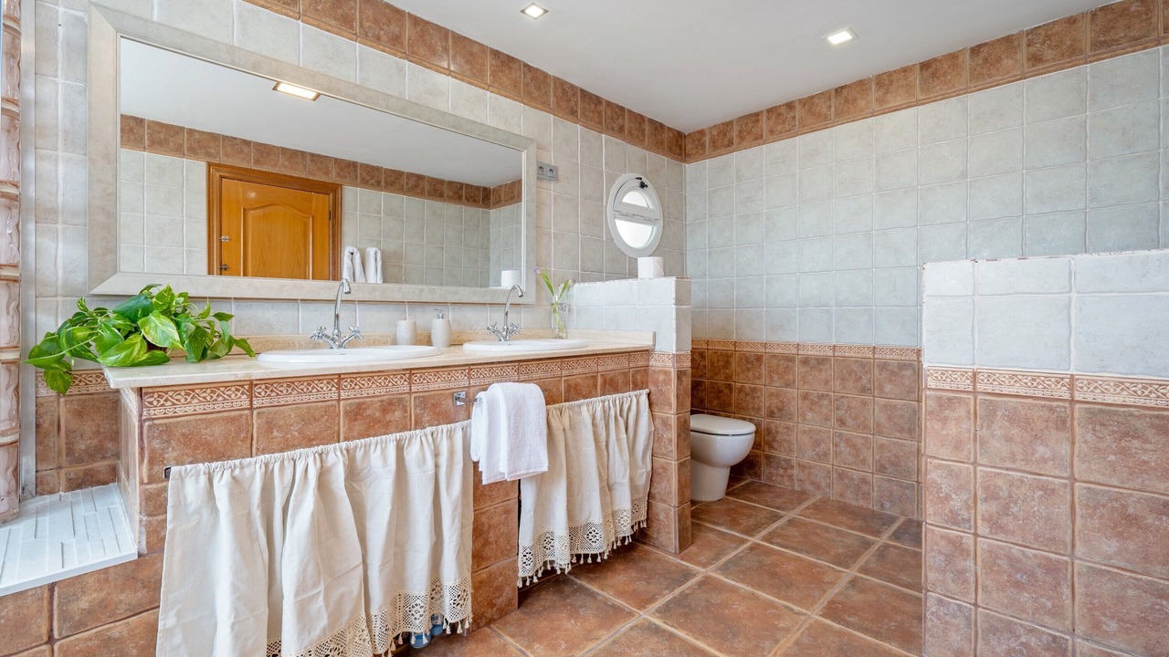 Photo of Bathroom in Bellvey