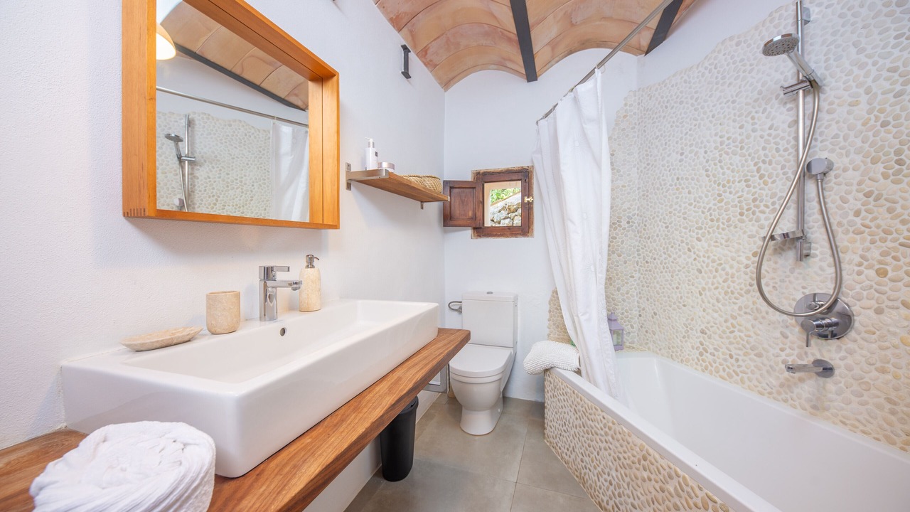 Photo of Bathroom in Biniaraix