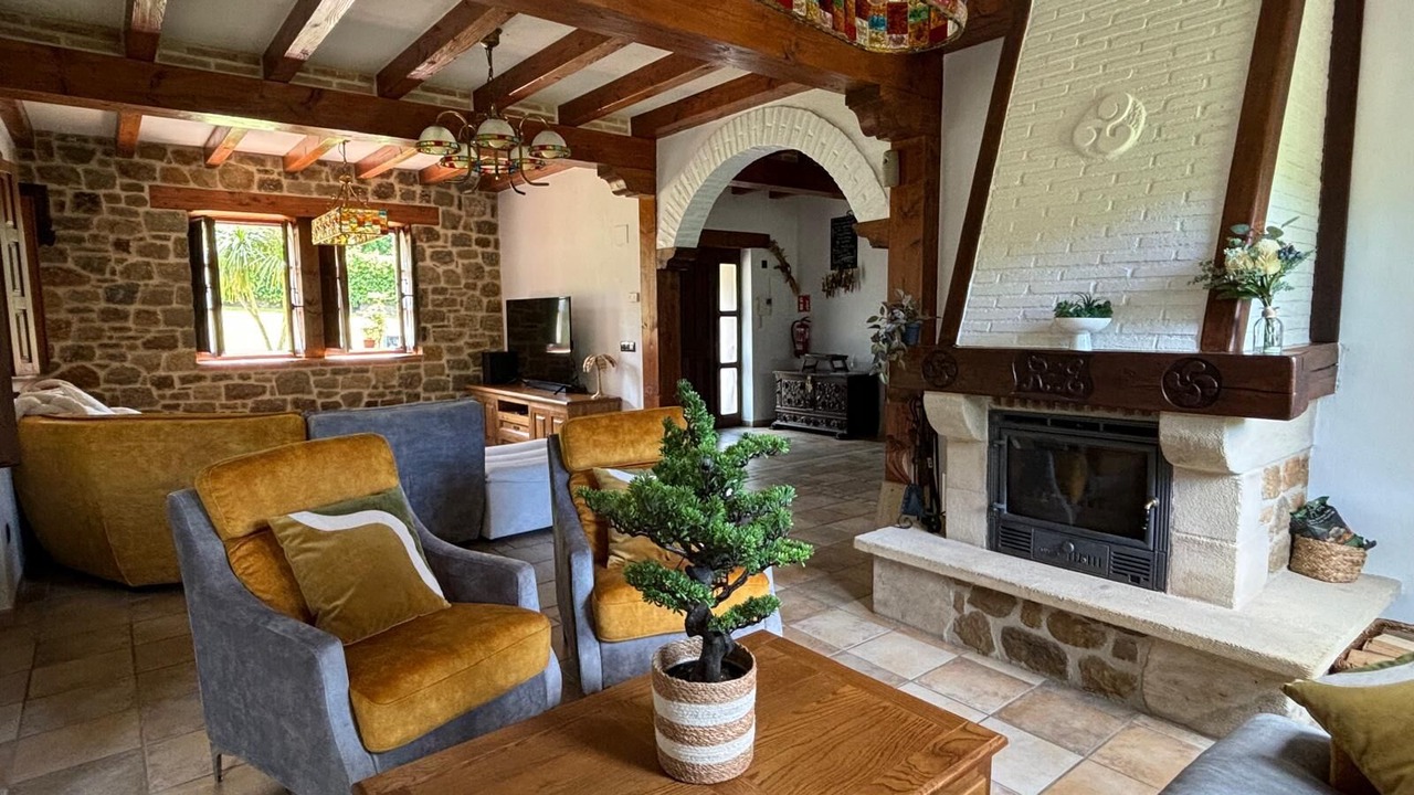 Photo of Livingroom in Abusu
