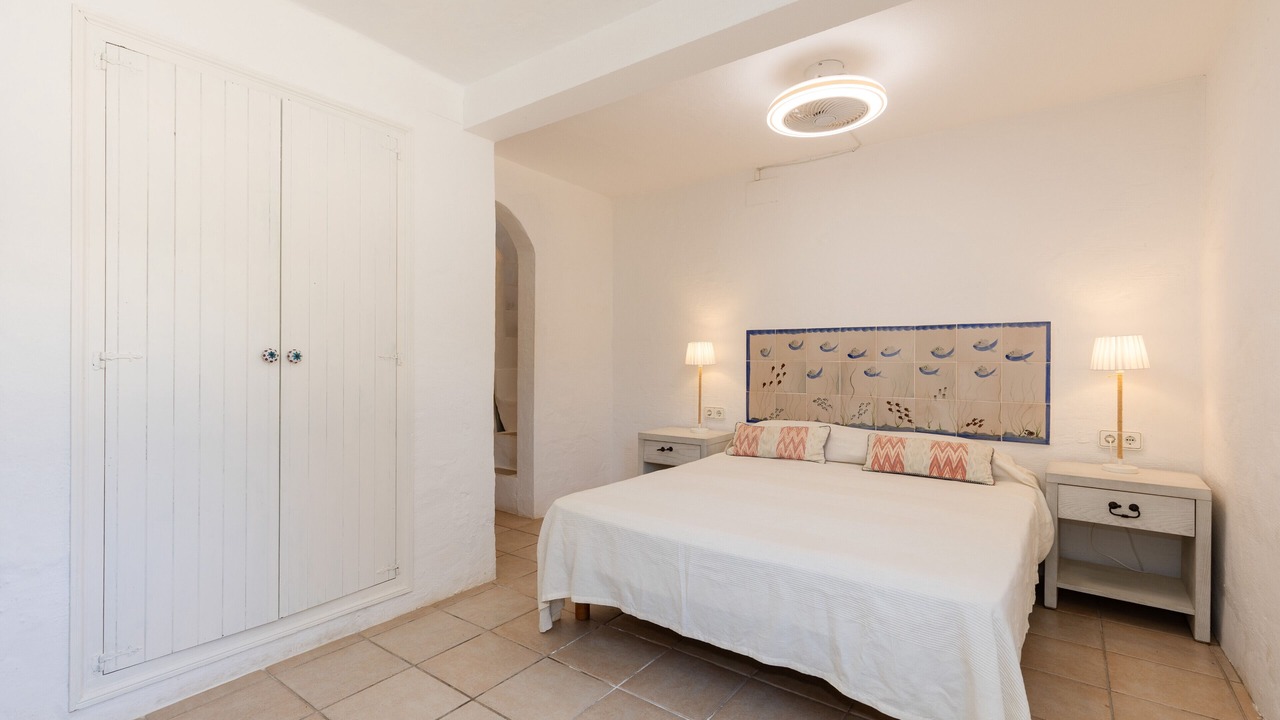 Photo of Bedroom in Binibequer Vell