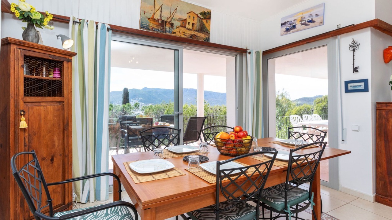 Photo of Bedroom in Llanca