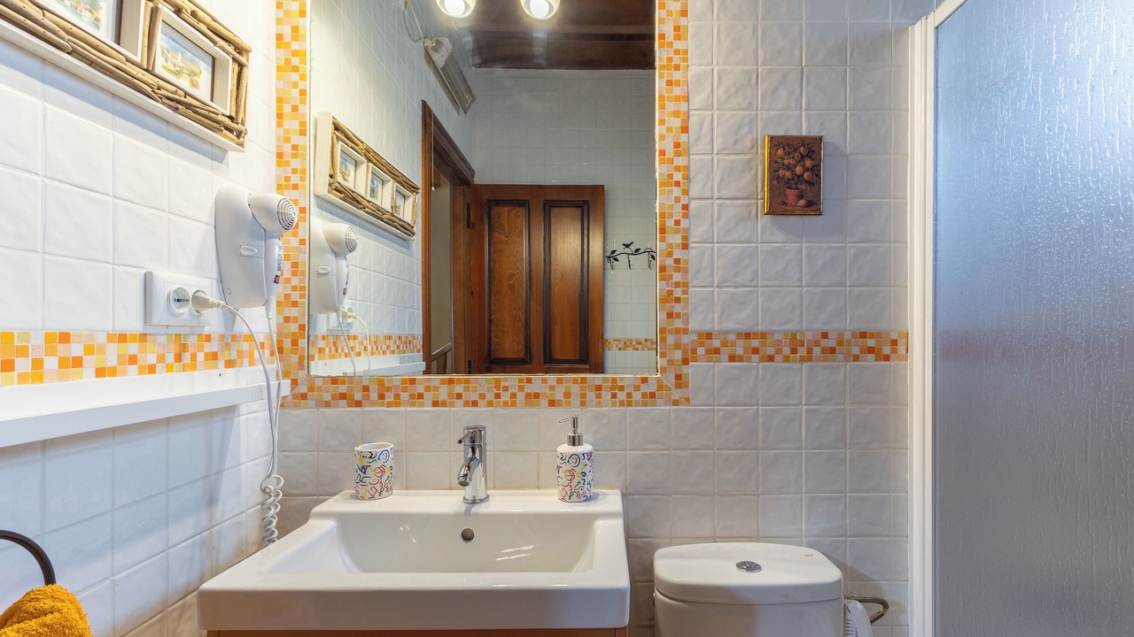 Photo of Bathroom in Bonilla de la Sierra