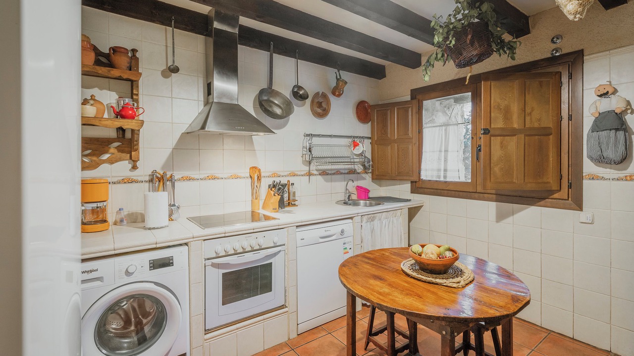 Photo of Kitchen in Turrubuelo