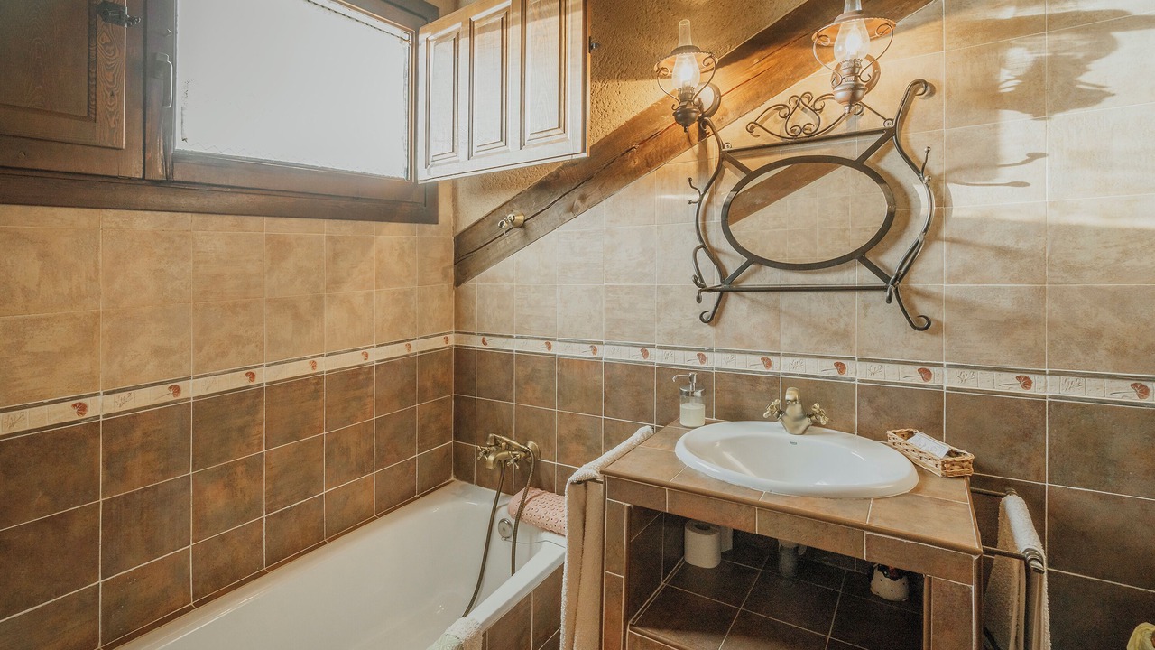 Photo of Bathroom in Turrubuelo