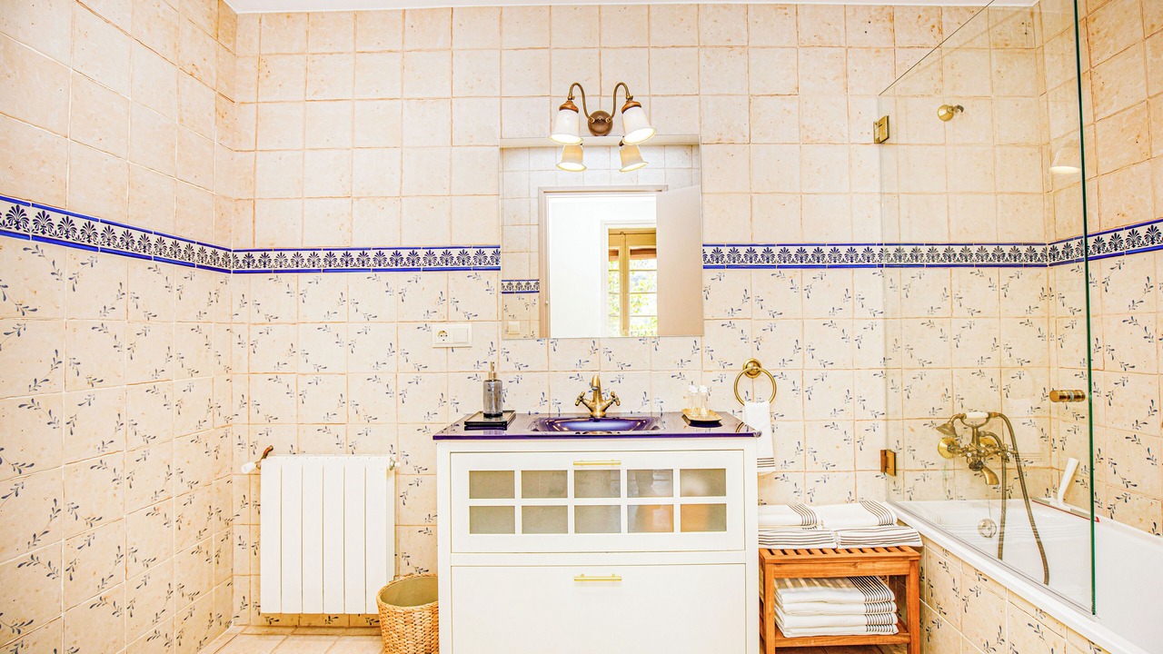Photo of Bathroom in Besalu