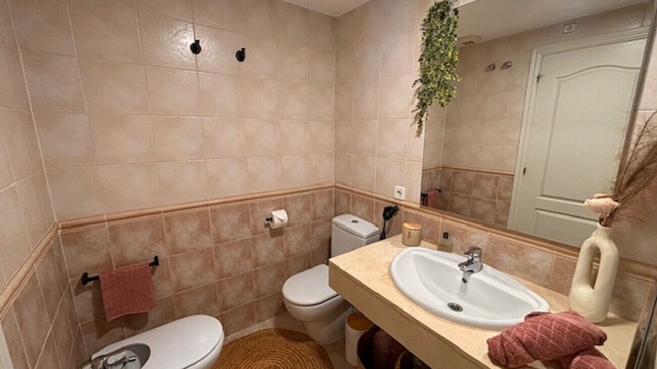 Photo of Bathroom in Pals