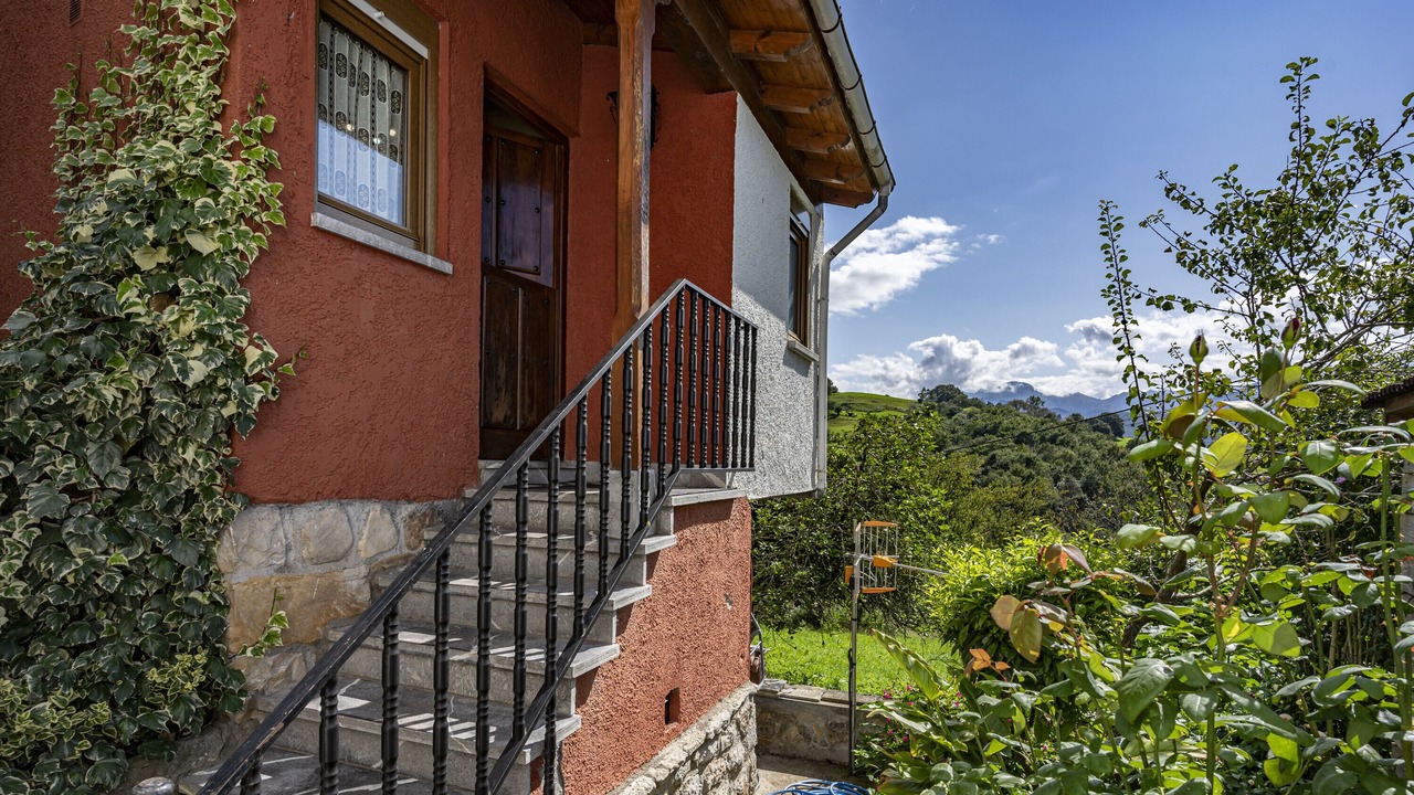 Photo of Outdoor in Llenin