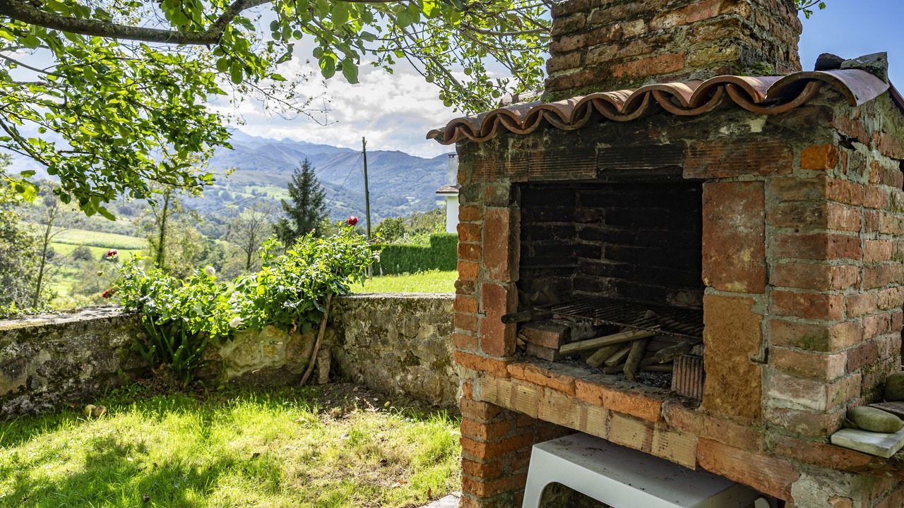 Photo of Outdoor in Llenin