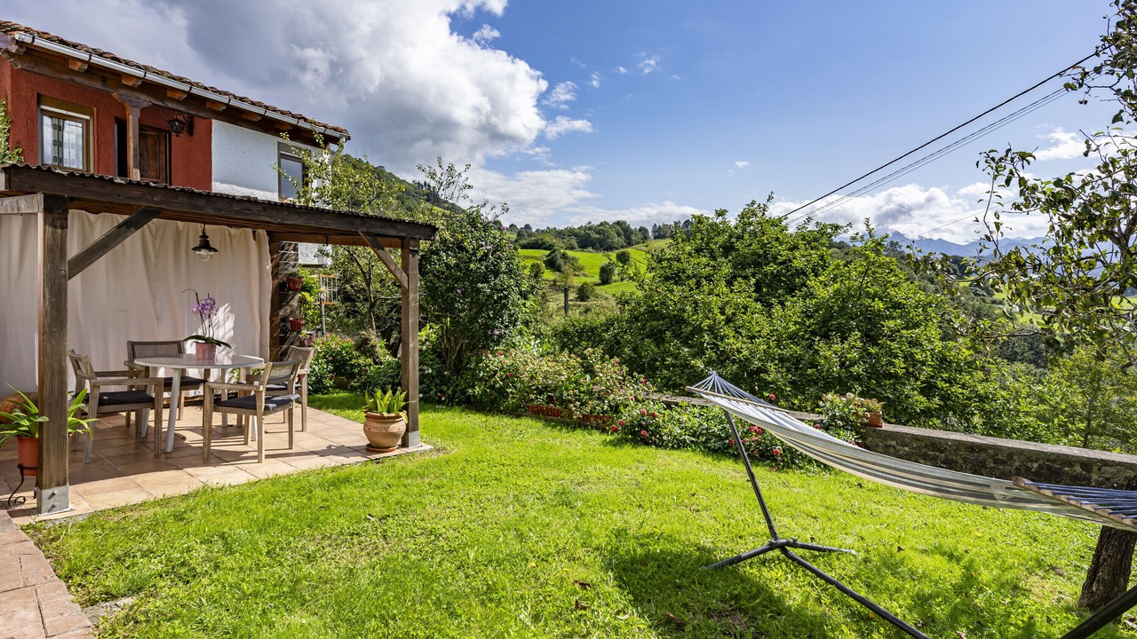 Photo of Outdoor in Llenin