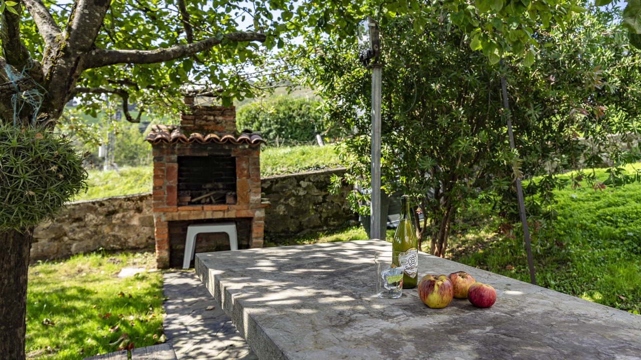 Photo of Outdoor in Llenin