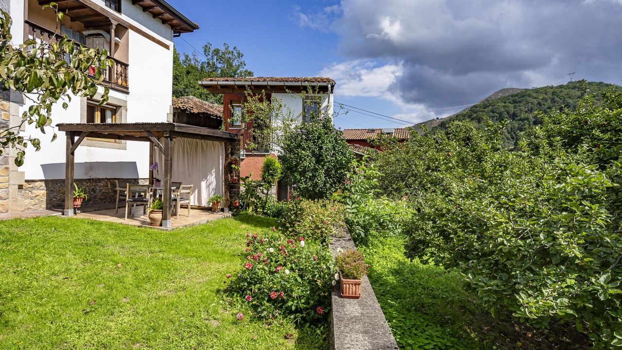 Photo of Outdoor in Llenin
