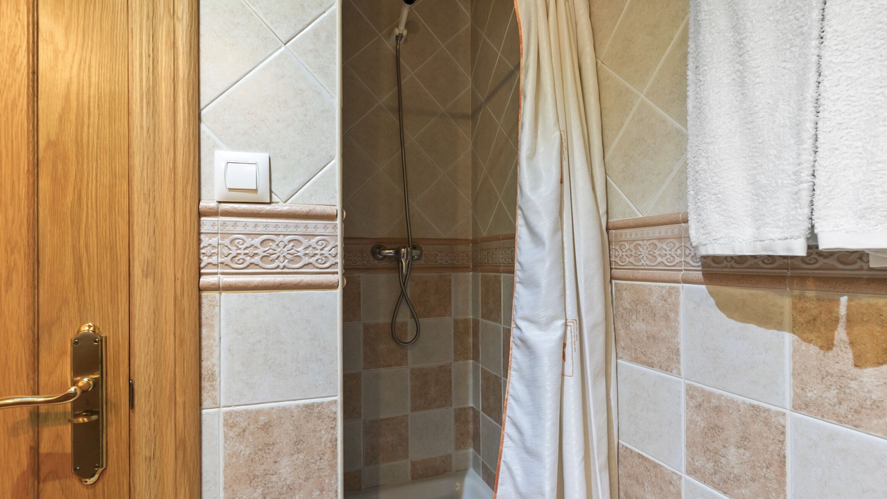 Photo of Bathroom in Llenin