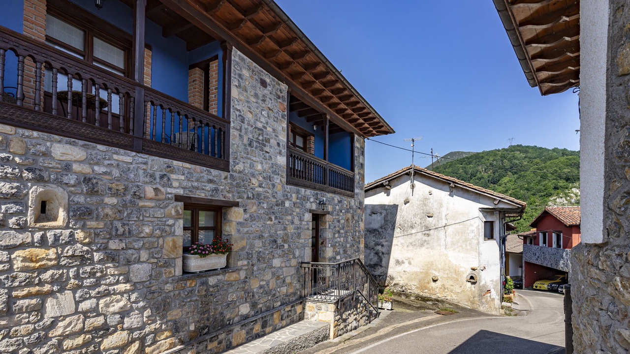 Photo of Outdoor in Llenin