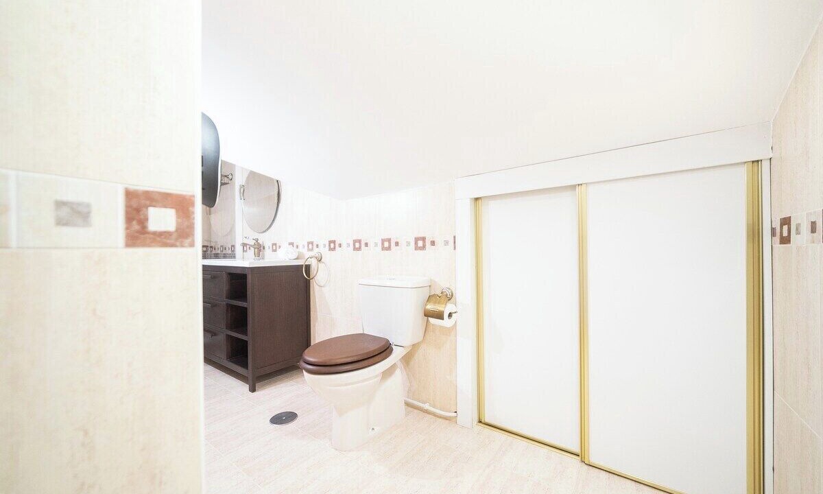 Photo of Bathroom in Ares