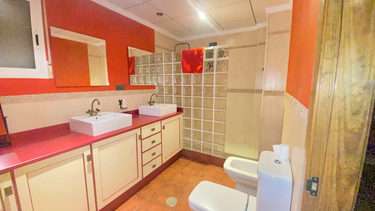 Photo of Bathroom in Pliego