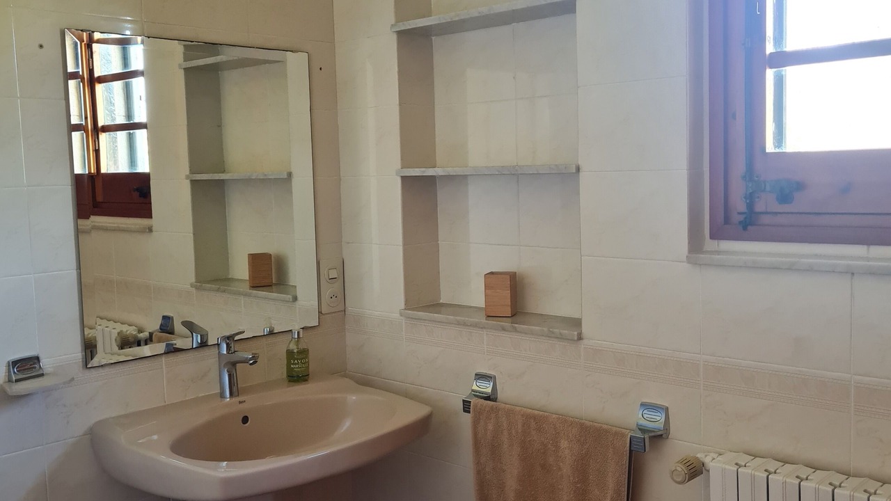 Photo of Bathroom in Llambilles