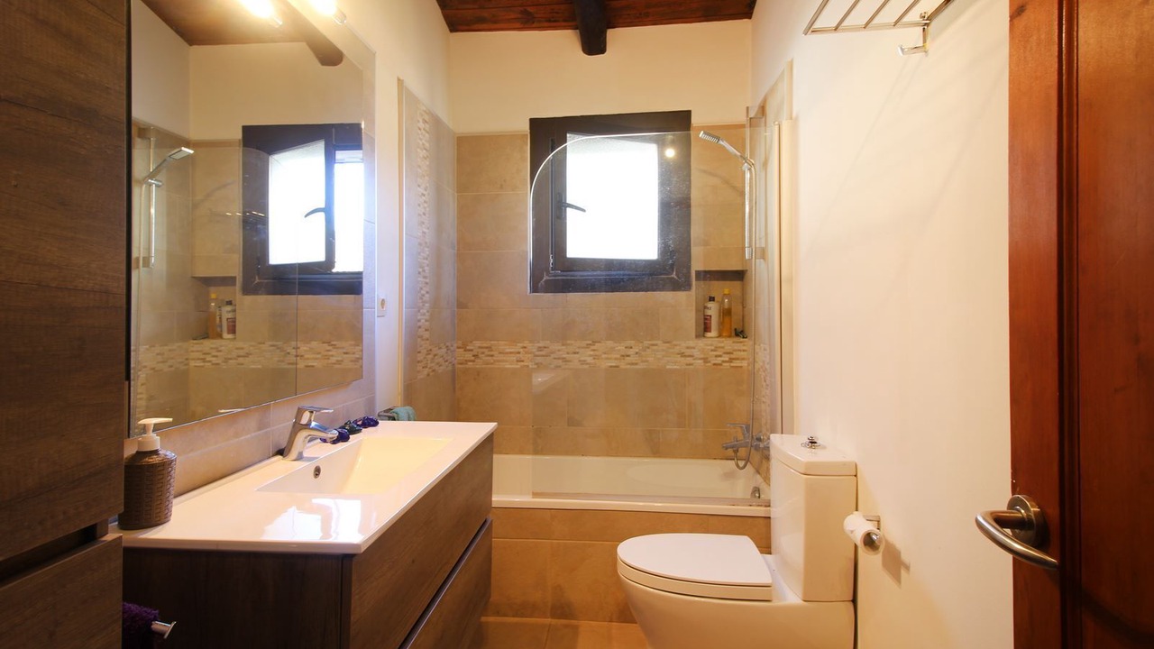 Photo of Bathroom in Palol de Revardit