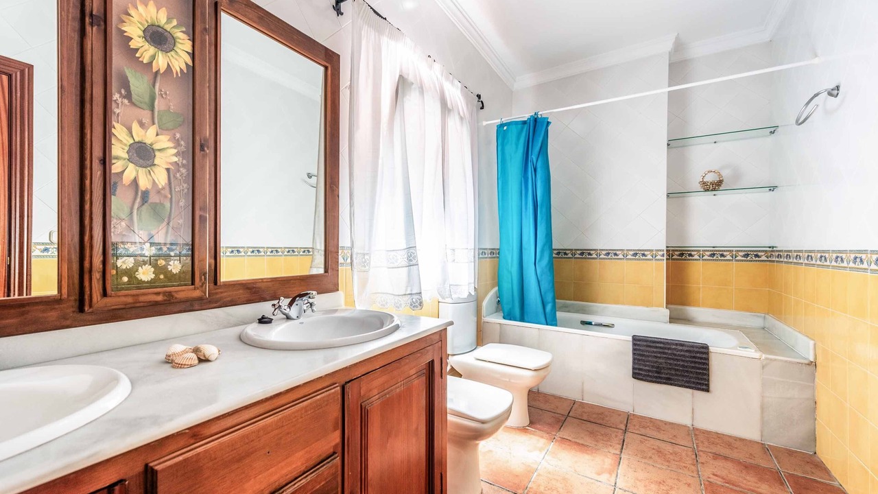 Photo of Bathroom in Torrequebrada