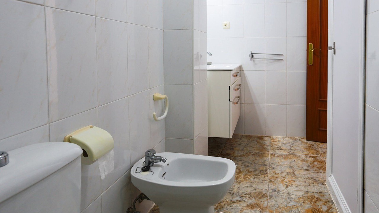 Photo of Bathroom in Los Nietos