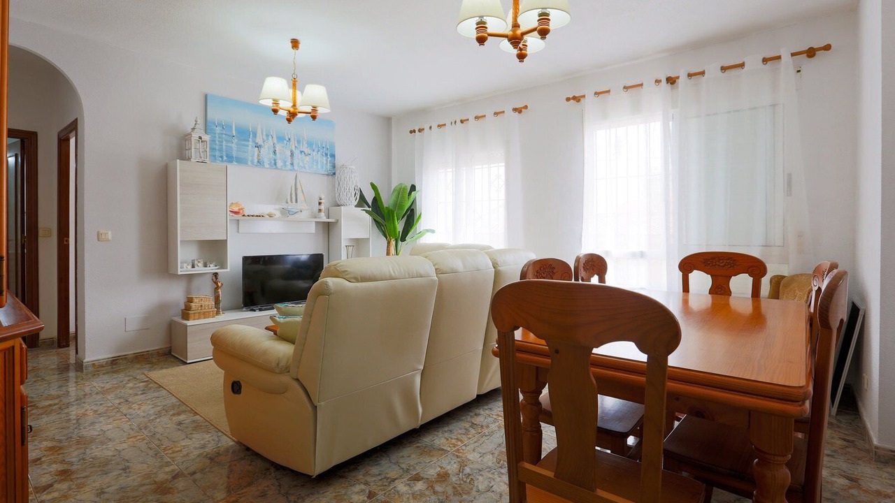 Photo of Livingroom in Los Nietos