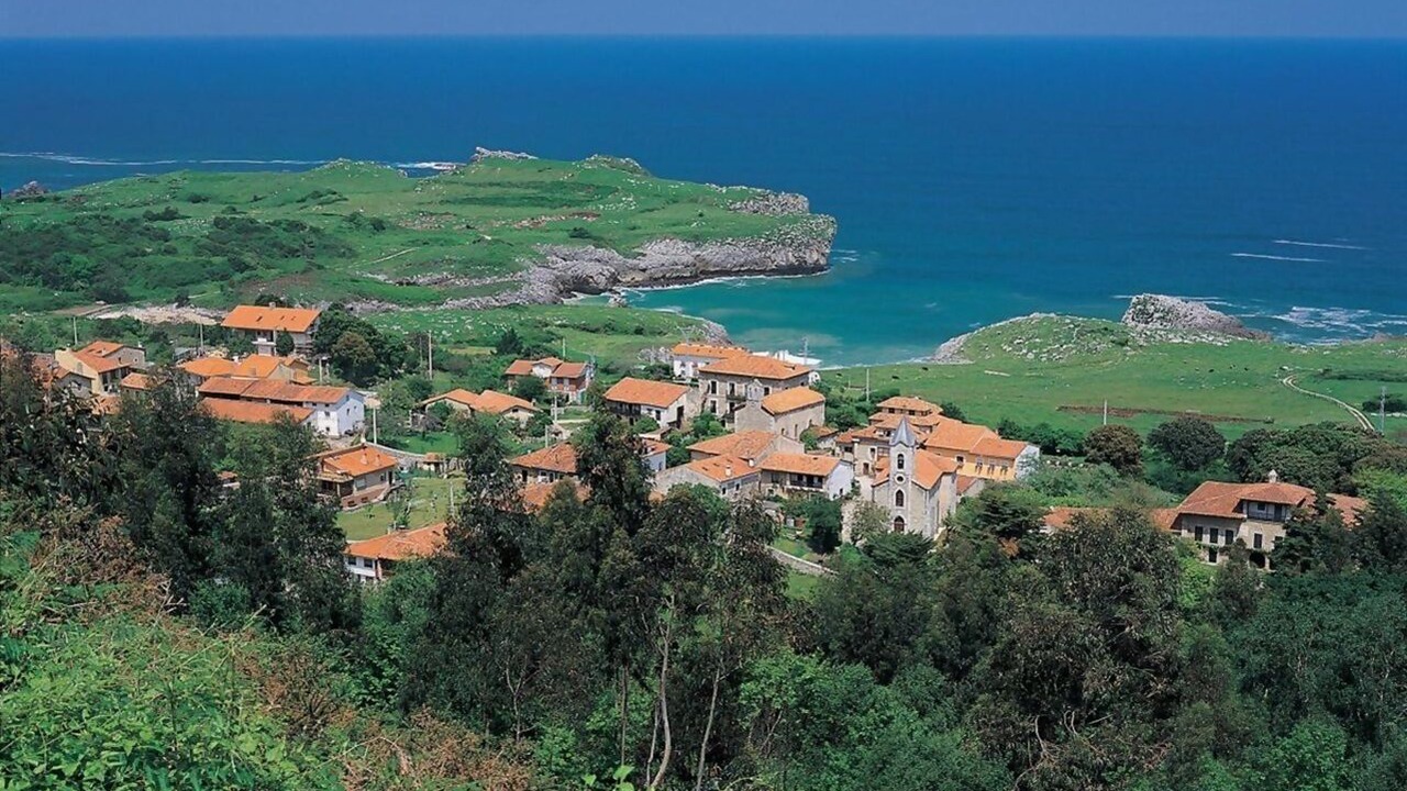 Photo of Others in Llanes