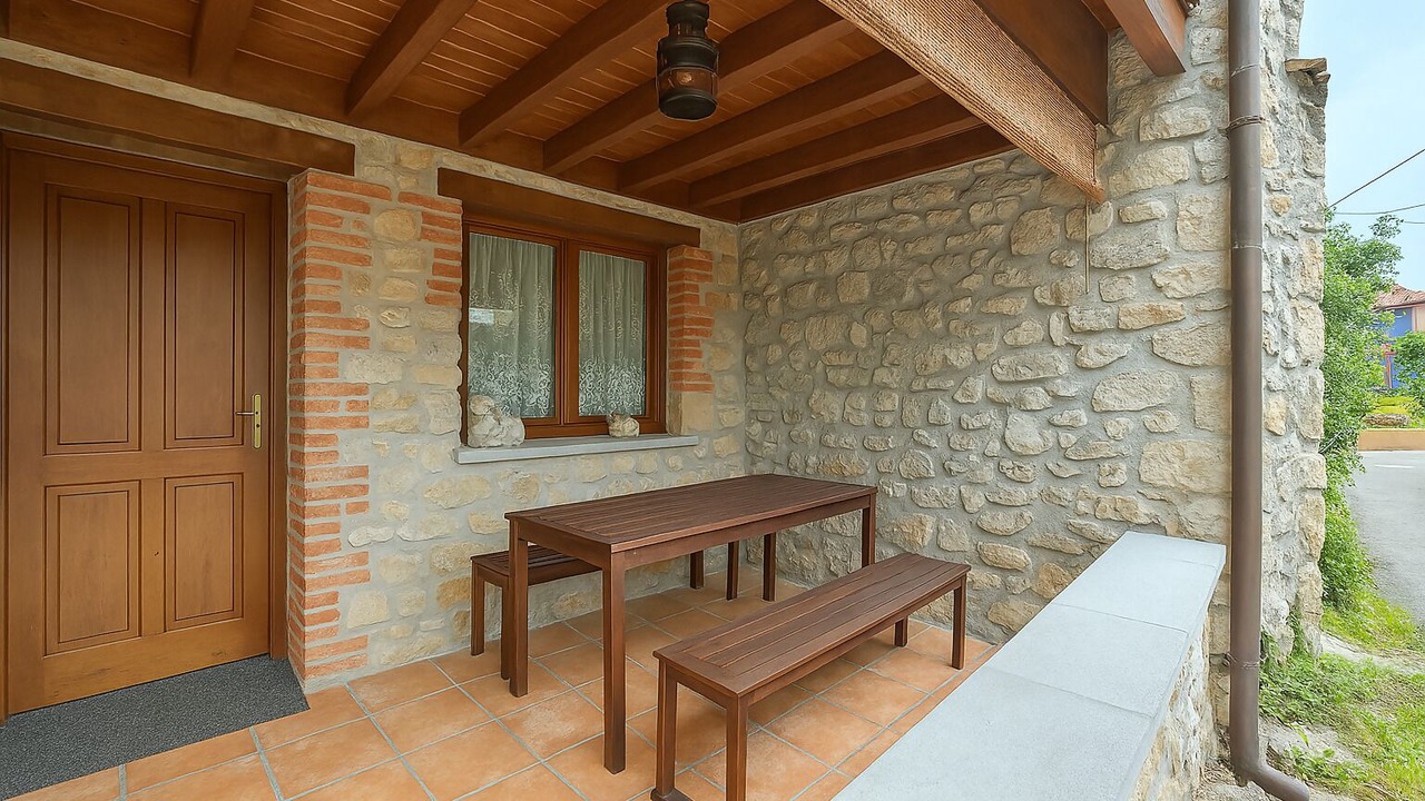Photo of Outdoor in Poo