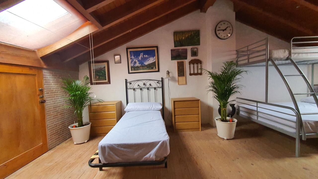 Photo of Bedroom in Poo
