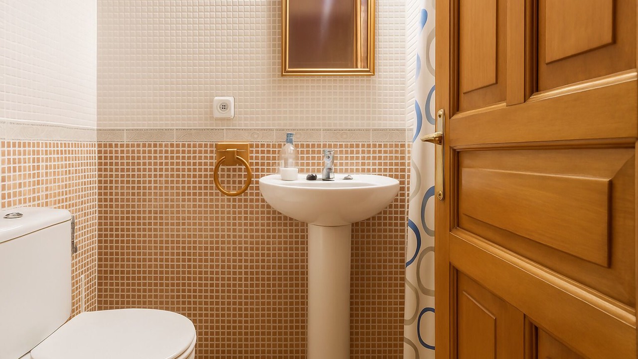 Photo of Bathroom in Poo