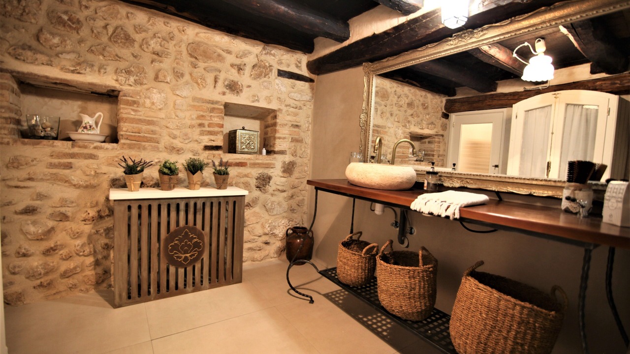 Photo of Bathroom in Montejo de la Vega de la Serrezuela