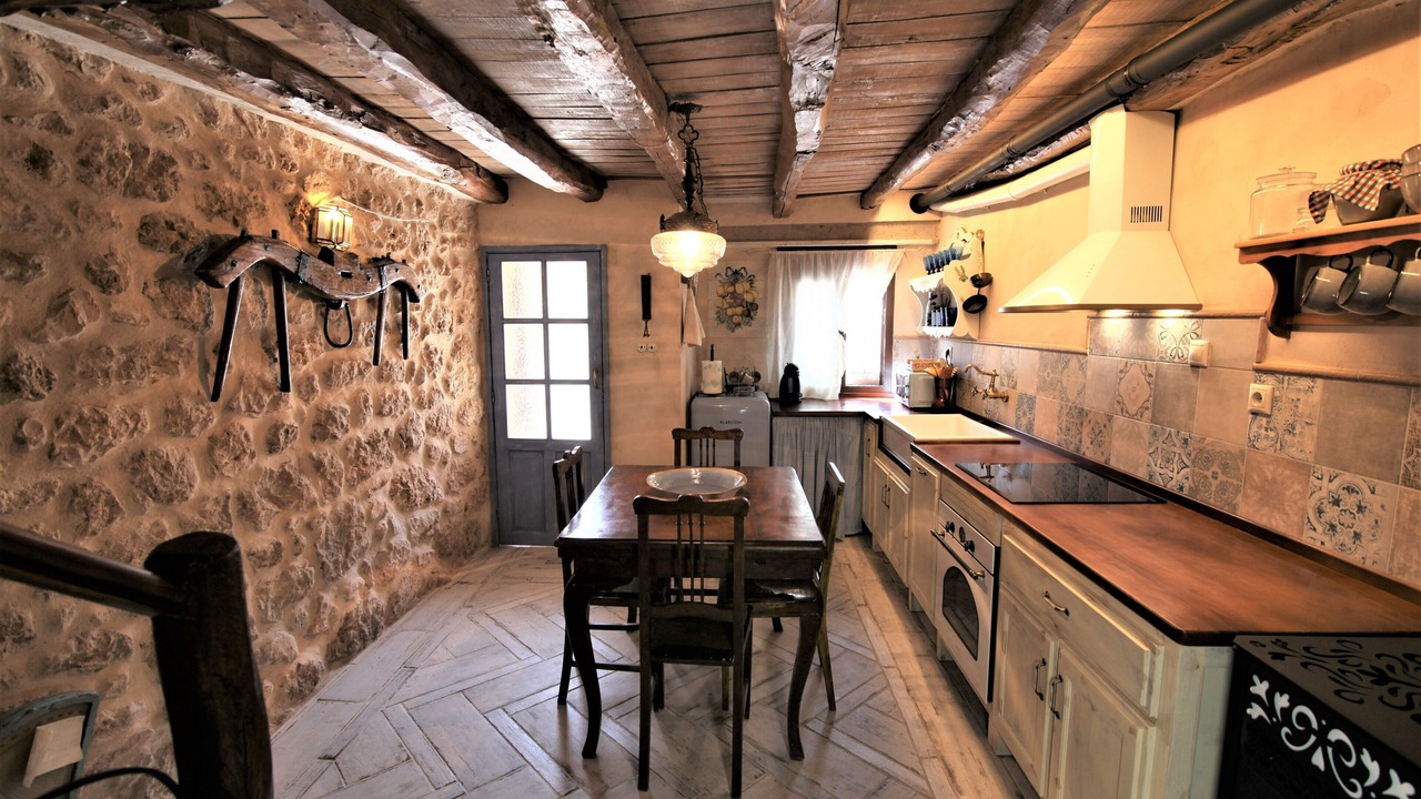 Photo of Kitchen in Montejo de la Vega de la Serrezuela