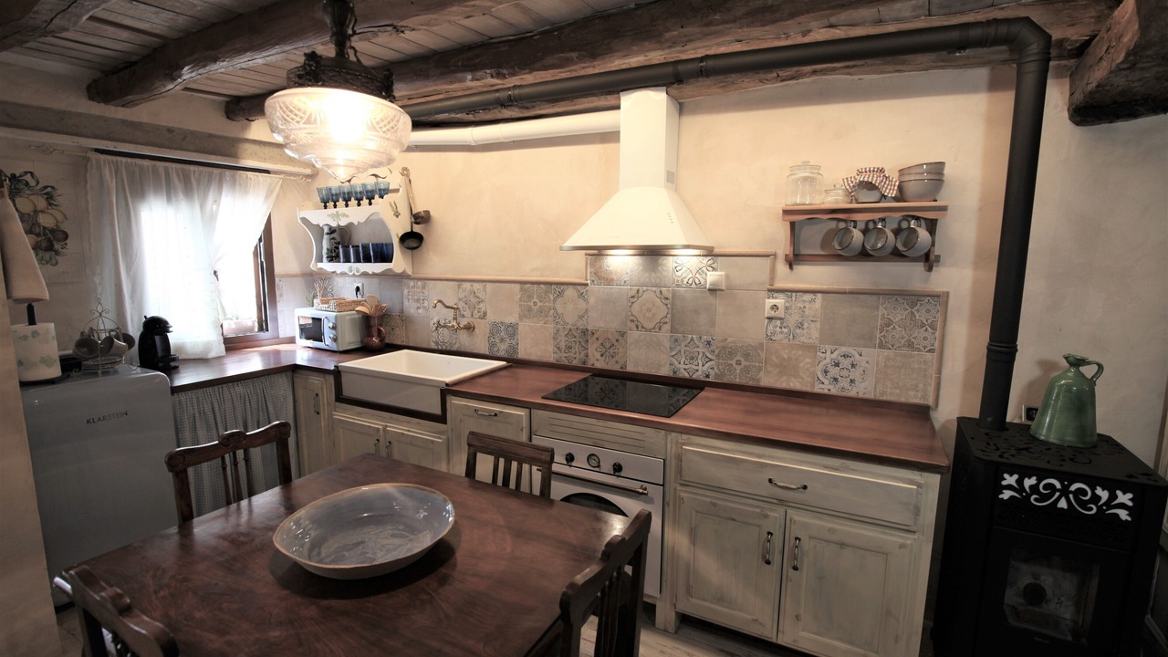 Photo of Kitchen in Montejo de la Vega de la Serrezuela