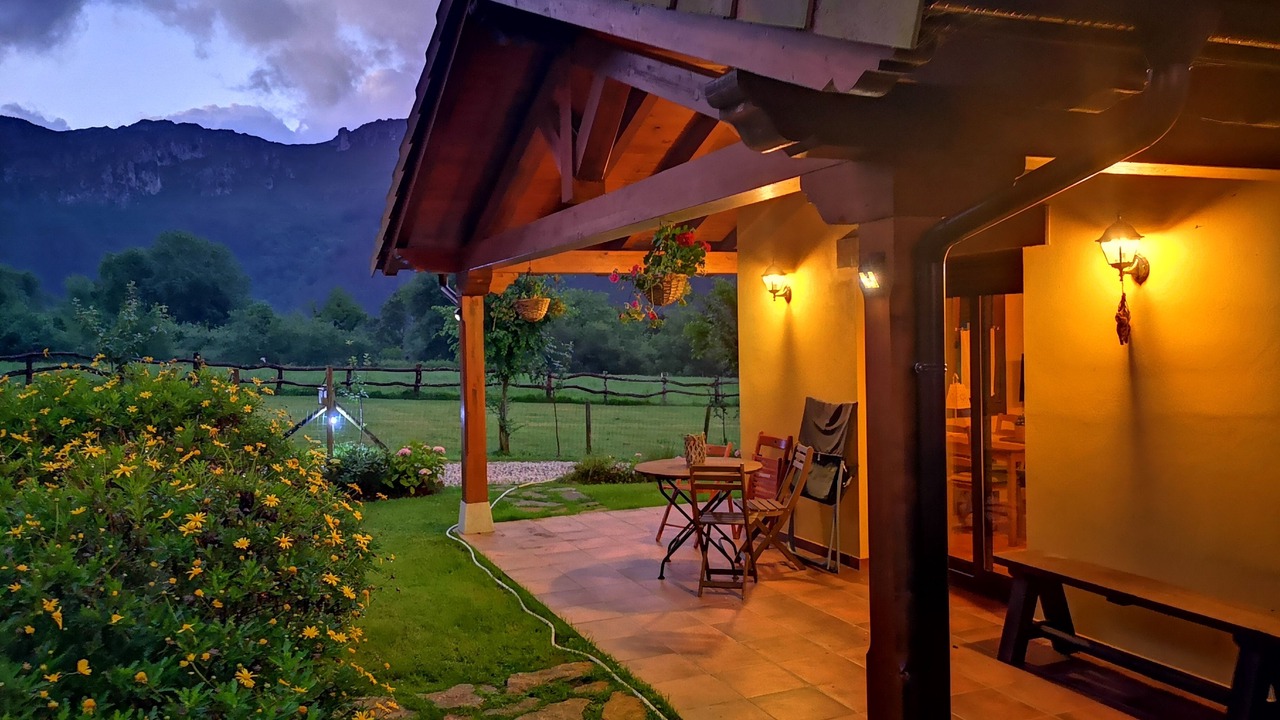 Photo of Patio Balcony in Peruyes