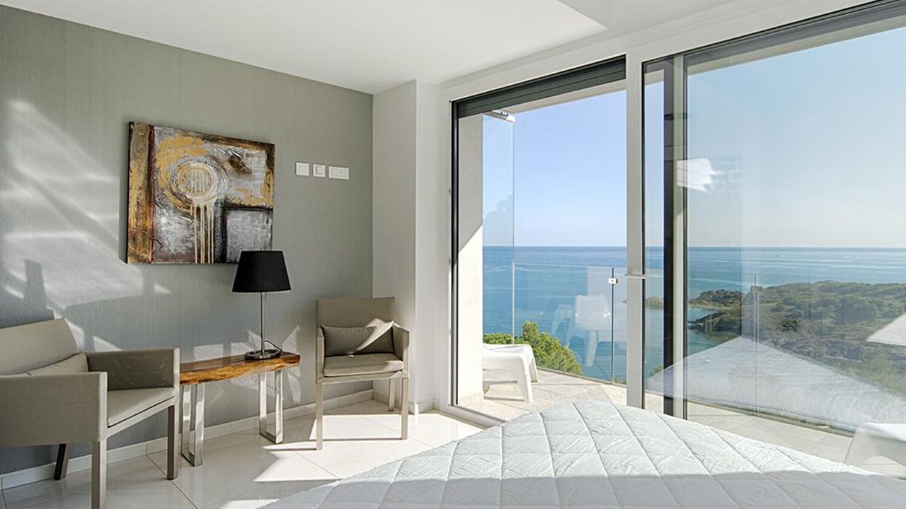 Photo of Bedroom in Llanca