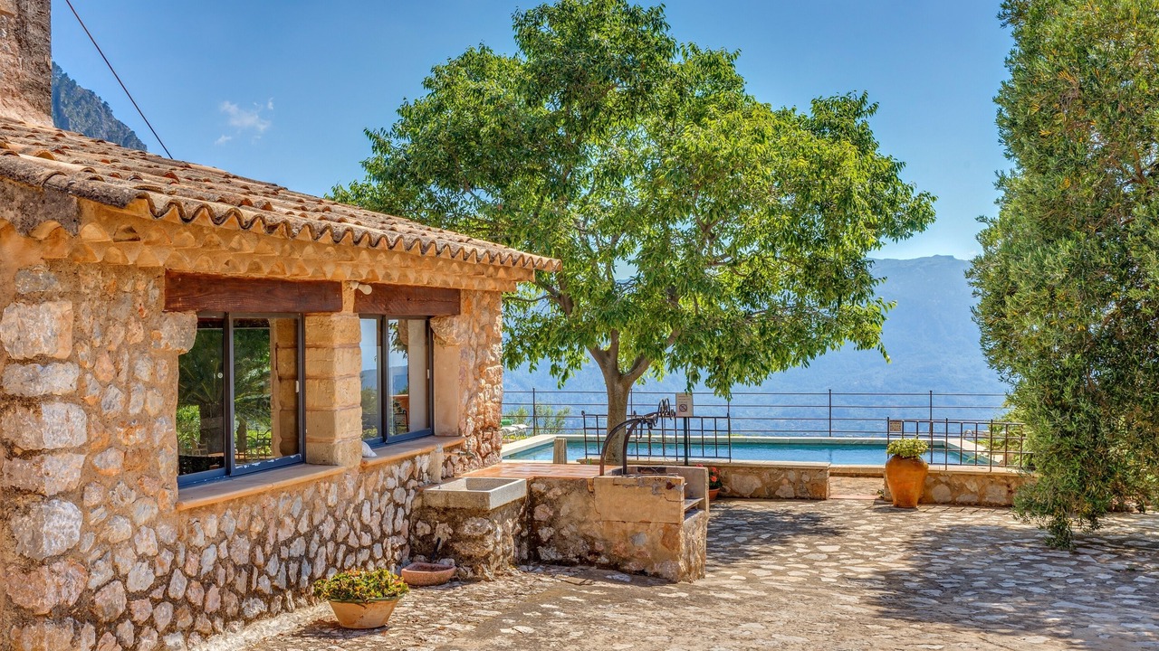 Photo of Patio Balcony in Fornalutx
