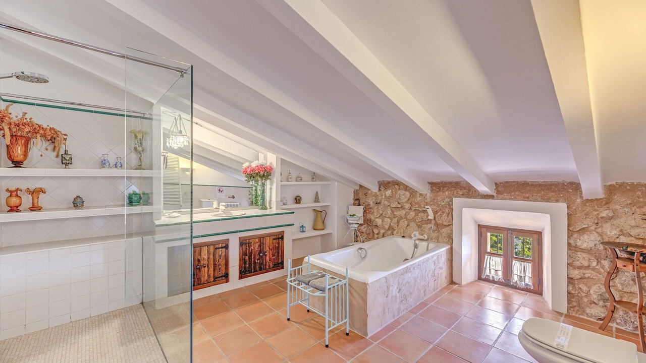 Photo of Bathroom in Fornalutx
