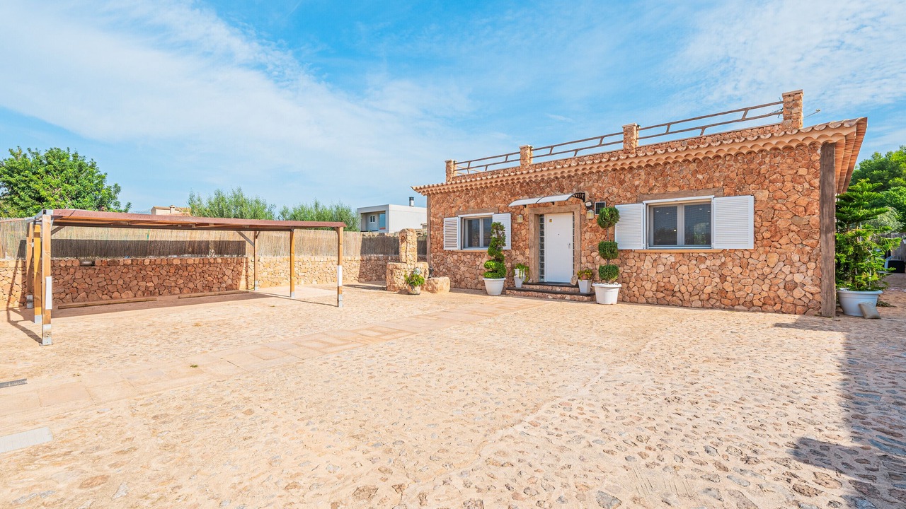 Photo of Patio Balcony in Es Garrovers