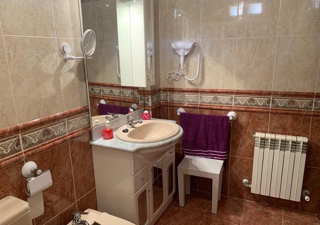 Photo of Bathroom in Ayllon