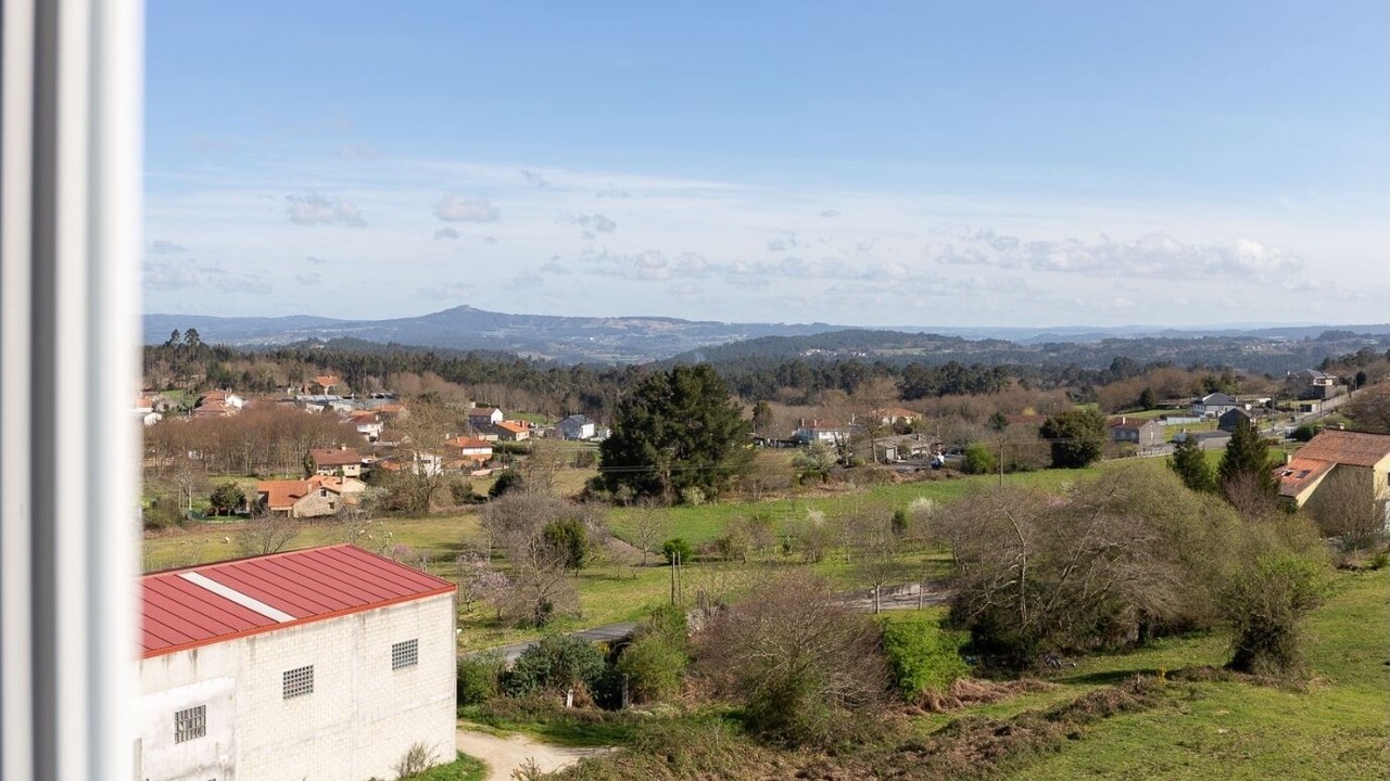 Photo of Others in A Estrada